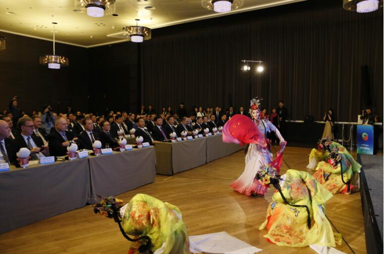 ���ŵ�ί��ǡ����³��ζ����Ÿ��������¹�����ɫ�п���