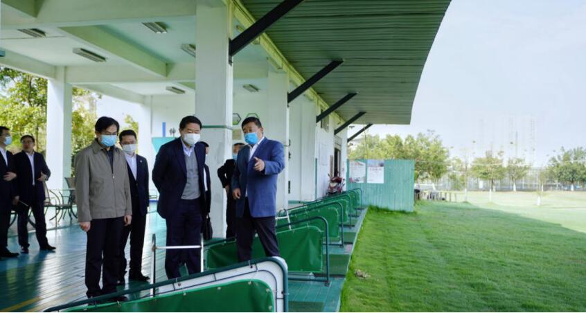 ���������ŵ�ί��ǡ����³��ζ��ʶӿ����Ĵ�����ѧԺ