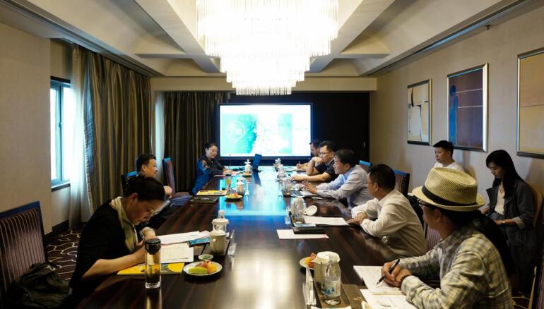 Èζ¡¶Ê³¤ÓëµÂÑôÊÐίÊé¼Ç½ùÀÚÒ»ÐÐ×ù̸½»Á÷