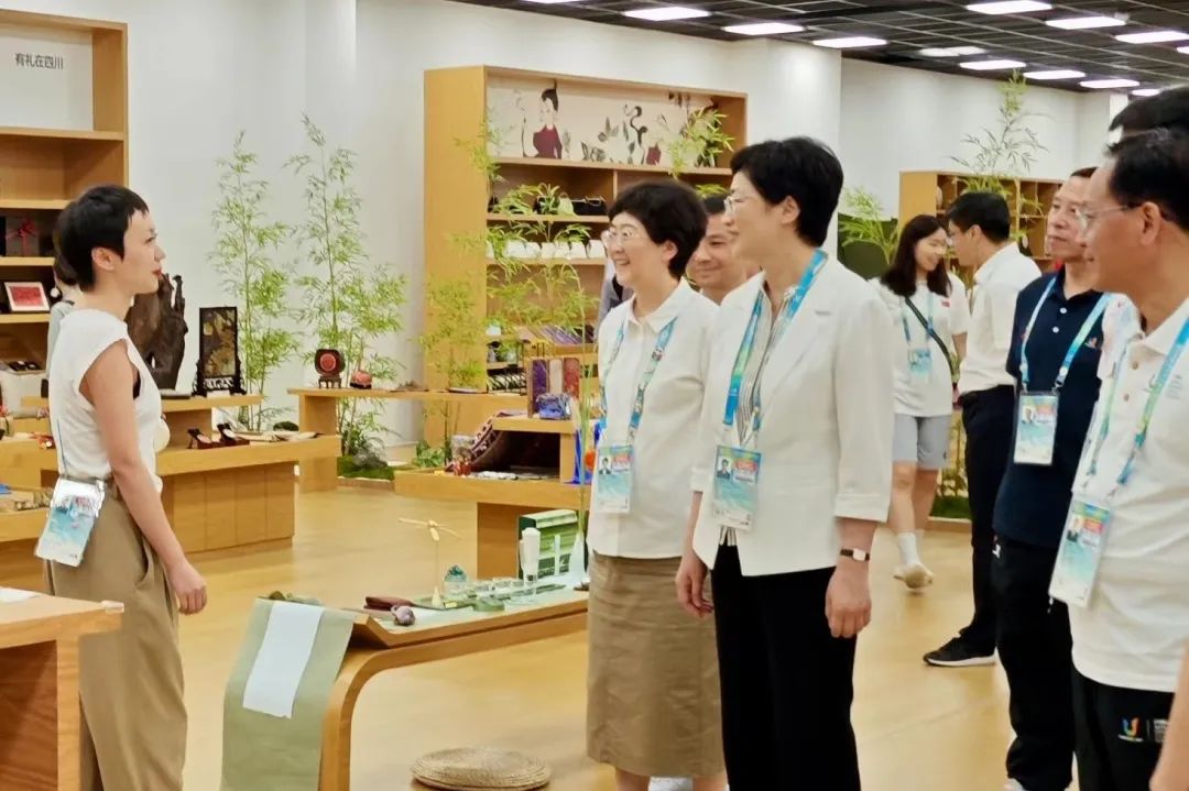 Ê¡¡¢ÊÐÏòµ¼ÊÓ²ì´óÔË´å¡°ÓÐÀñÔÚËÄ´¨¡±ËÄ´¨ÌØÉ«ÉÌÆ·¹Ý