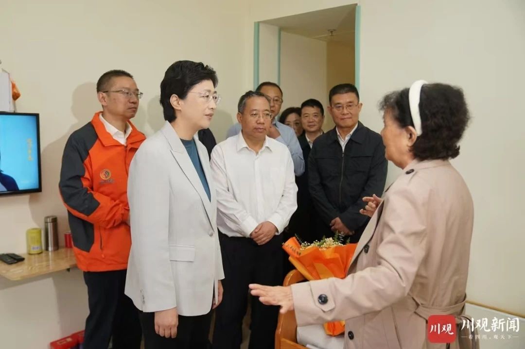 ʩС�յ��ٳǽֵ��������Ϸ�������ο�����˺�Ϊ�Ϸ���������