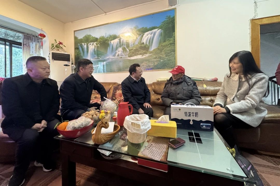 ʡ����ί��ίίԱ�������κ����߷�ο��ʡ�����������ϵ�Ա���ϸɲ�